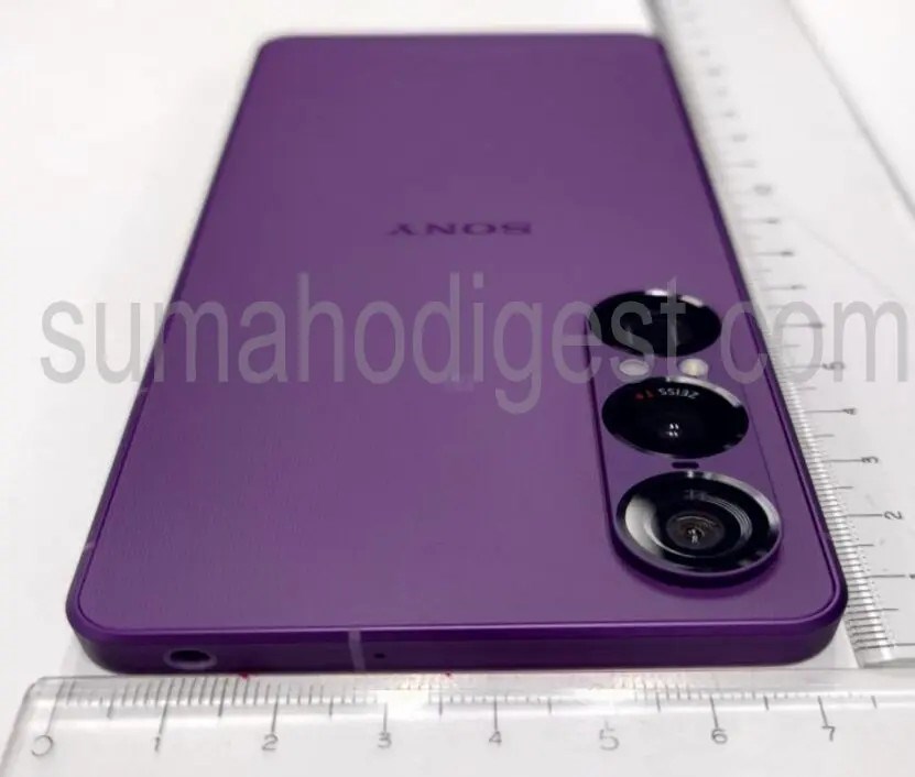 sony-xperia-1-viinin-gercek-fotograflari-ortaya-cikti-neler-sunacak-akKH2crW.jpg