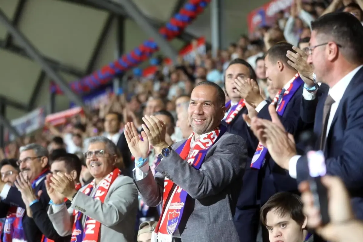 68 aksarayspor taraftarindan stadyuma zarar gFVh9vEN