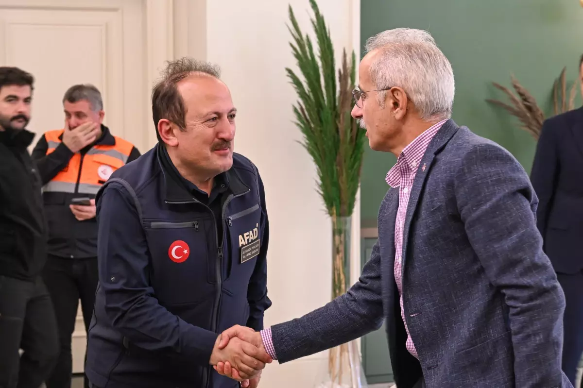 bakanlar rizede sel incelemesi e8AGdOc5