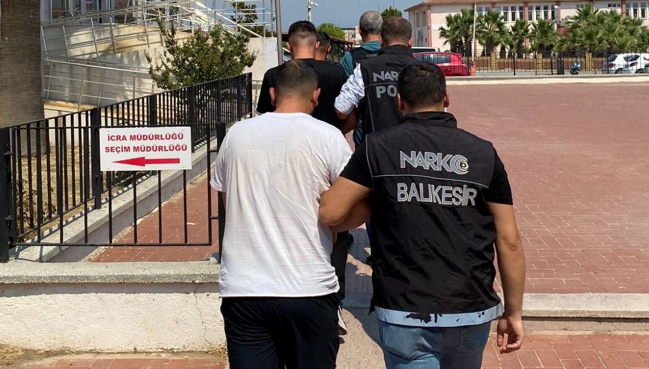 balikesirde narkotik operasyonu 5 supheli tutuklandi jlVBObPs