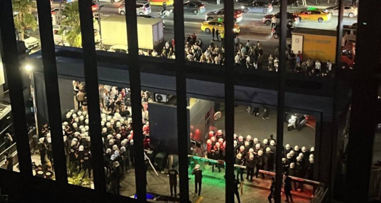 chp istanbul il binasi abluka altinda gida ambargosu da basladi 9fIM3FvO