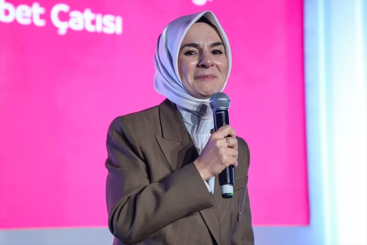 aile ve sosyal hizmetler bakani goktas aile festivalini ziyaret etti aciklamasi aVYMtJYd