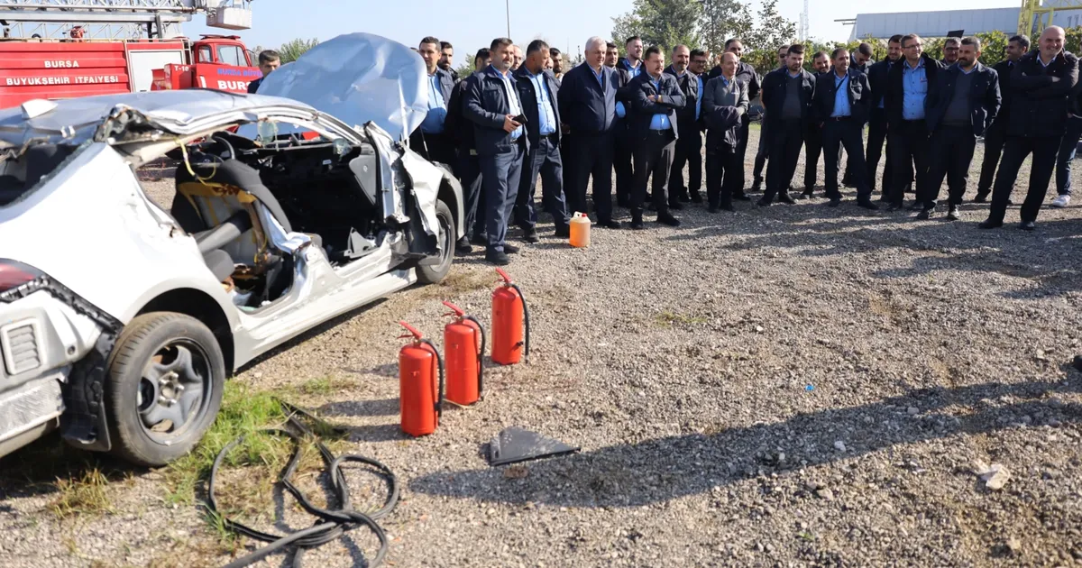 otobus soforlerine yangin sondurme egitimi MEUp2pET.webp