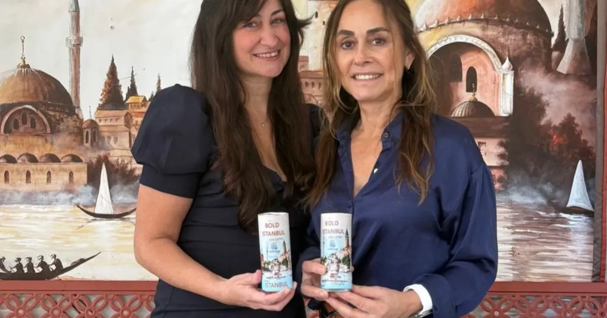 siselenmis soguk turk kahvesi chicagoda tanitilacak Fz8OeE7i.webp