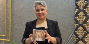 34-yasindaki-radyocu-balkonunda-olu-bulundu-sorusturma-baslatildi-HRBNVuZV