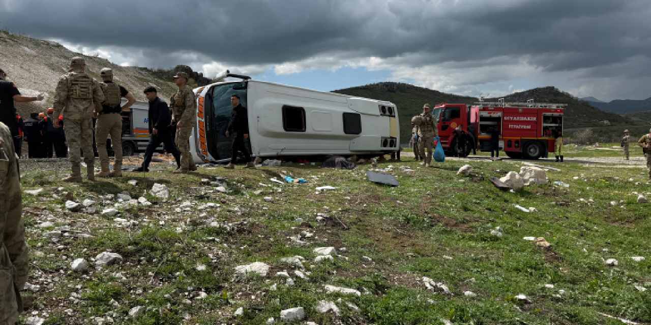 Diyarbakır’da Midibüs Devrildi: 1 Ölü, 12 Yaralı