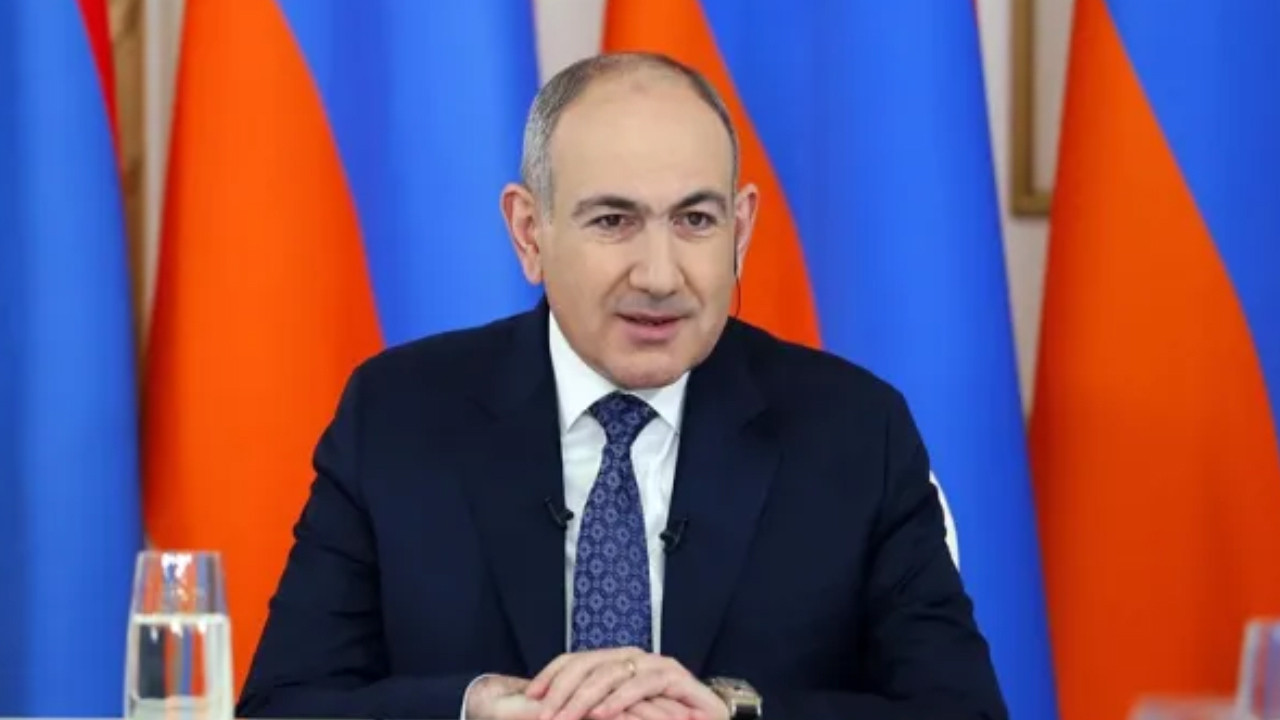 Paşinyan’dan Anayasa Üzerine Değişiklik Talebi: Karabağ Maddeleri Sorunu
