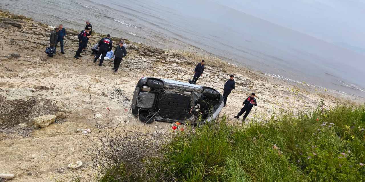 Demir Bariyeri Aşarak Kumsala Uçan Araçta Kimse Yaralanmadı