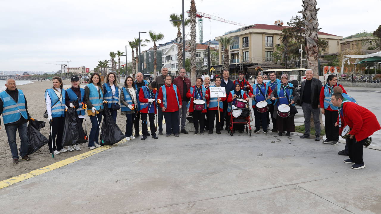 buyukcekmece-gokkusagi-engelli-izci-kulubu-cevreyi-kirletenleri-trampet-ve-darbuka-calarak-protesto-etti-EjkuzMtd