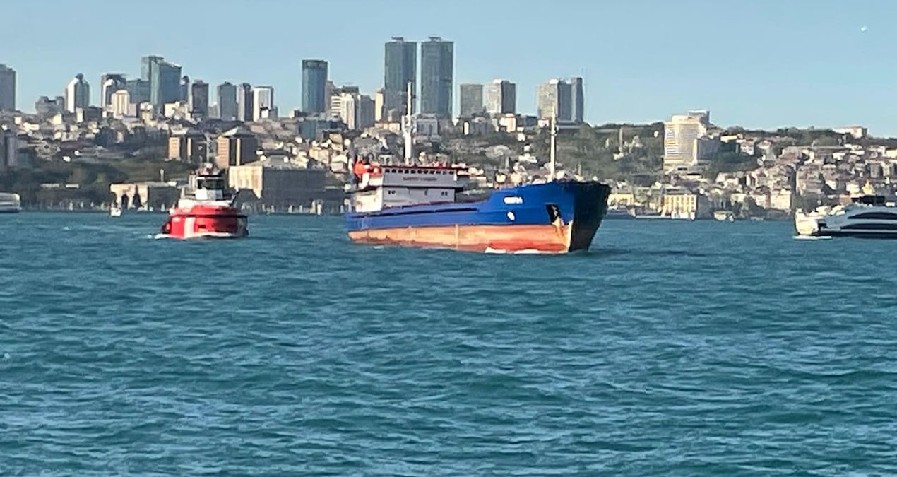 İstanbul Boğazı’nda Gemi Arızası Trafiği Etkiledi
