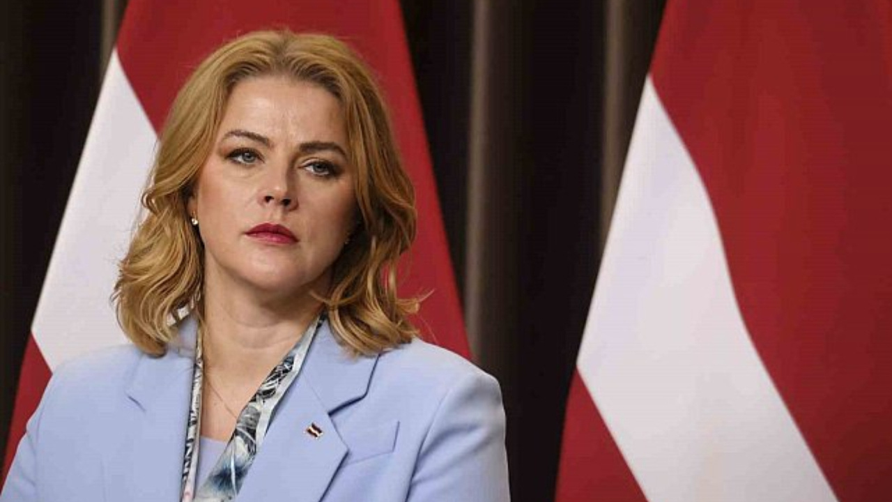 Letonya’da Siyasi Kriz: Başbakan Evika Silina Görevden Ayrıldı